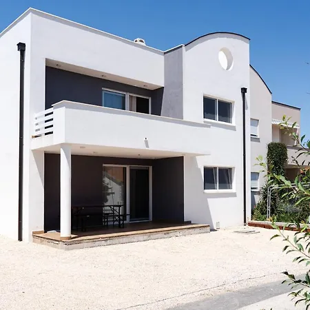 Station 22 - Brand New Apartment With A Terrace And Private Parking Vir Exterior photo