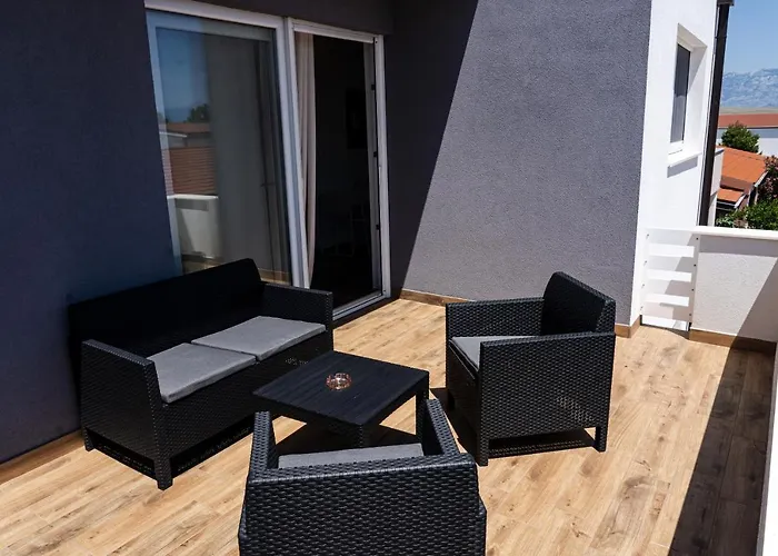Station 22 - Brand New Apartment With A Terrace And Private Parking