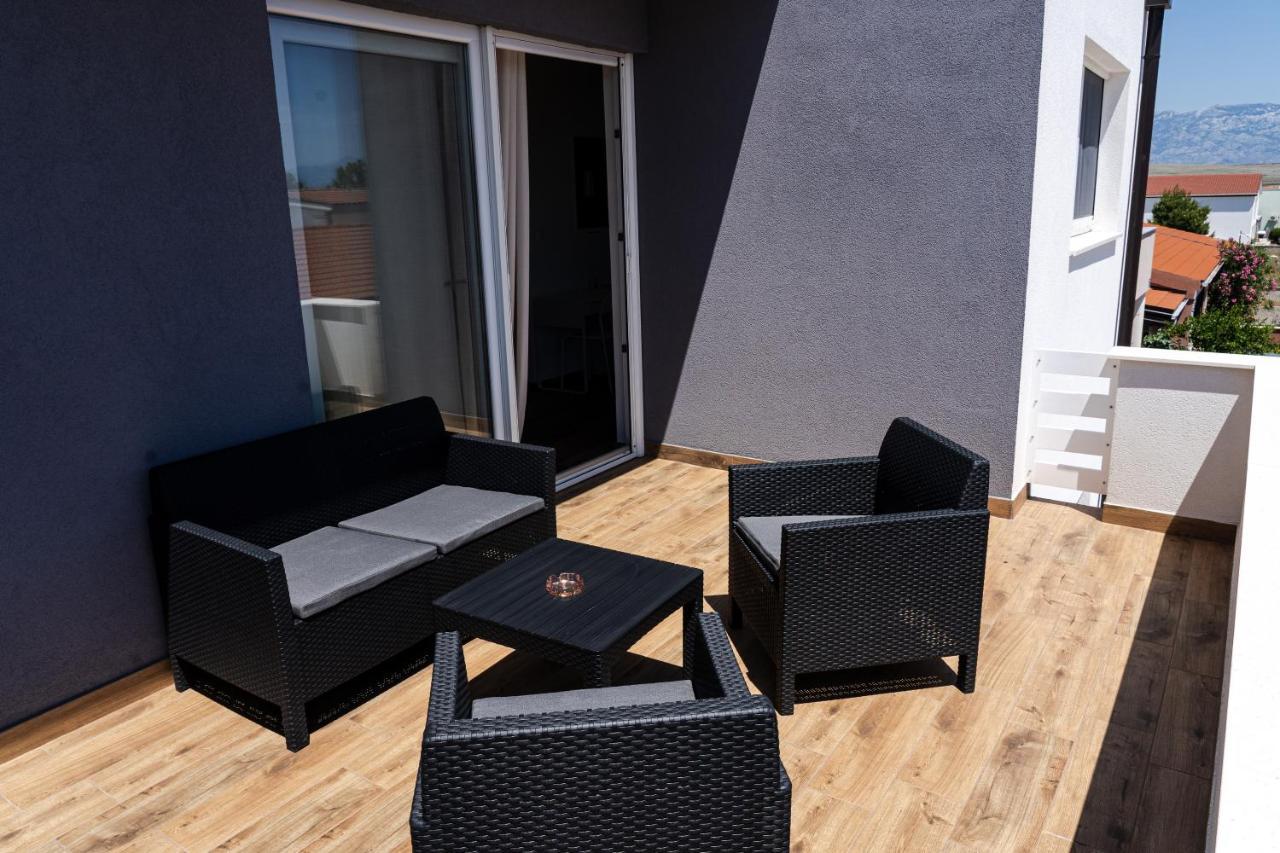 Station 22 - Brand New With A Terrace And Private Parking Vir