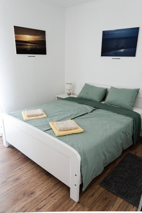 Station 22 - Brand New With A Terrace And Private Parking Apartment