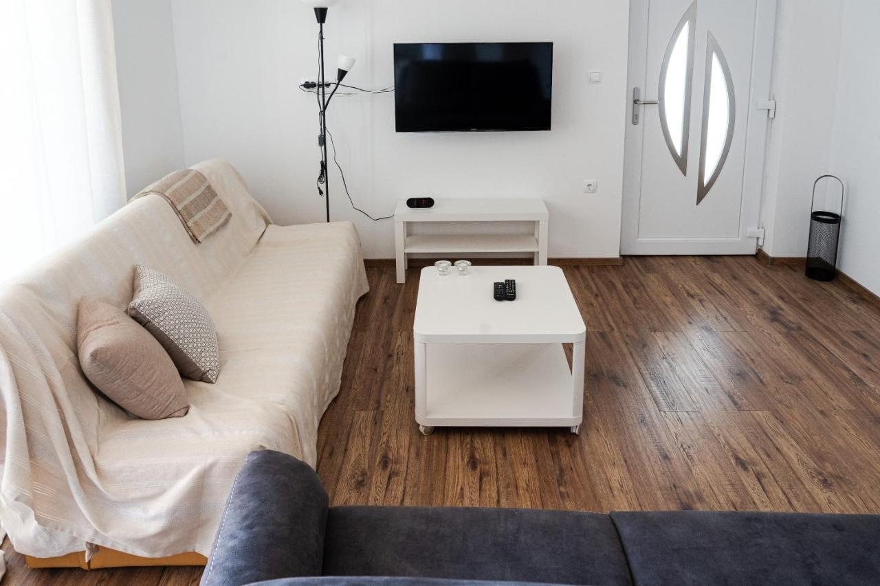 Station 22 - Brand New With A Terrace And Private Parking Apartment Vir